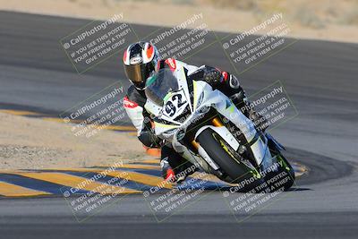 media/Dec-18-2022-SoCal Trackdays (Sun) [[8099a50955]]/Turn 10 (140pm)/